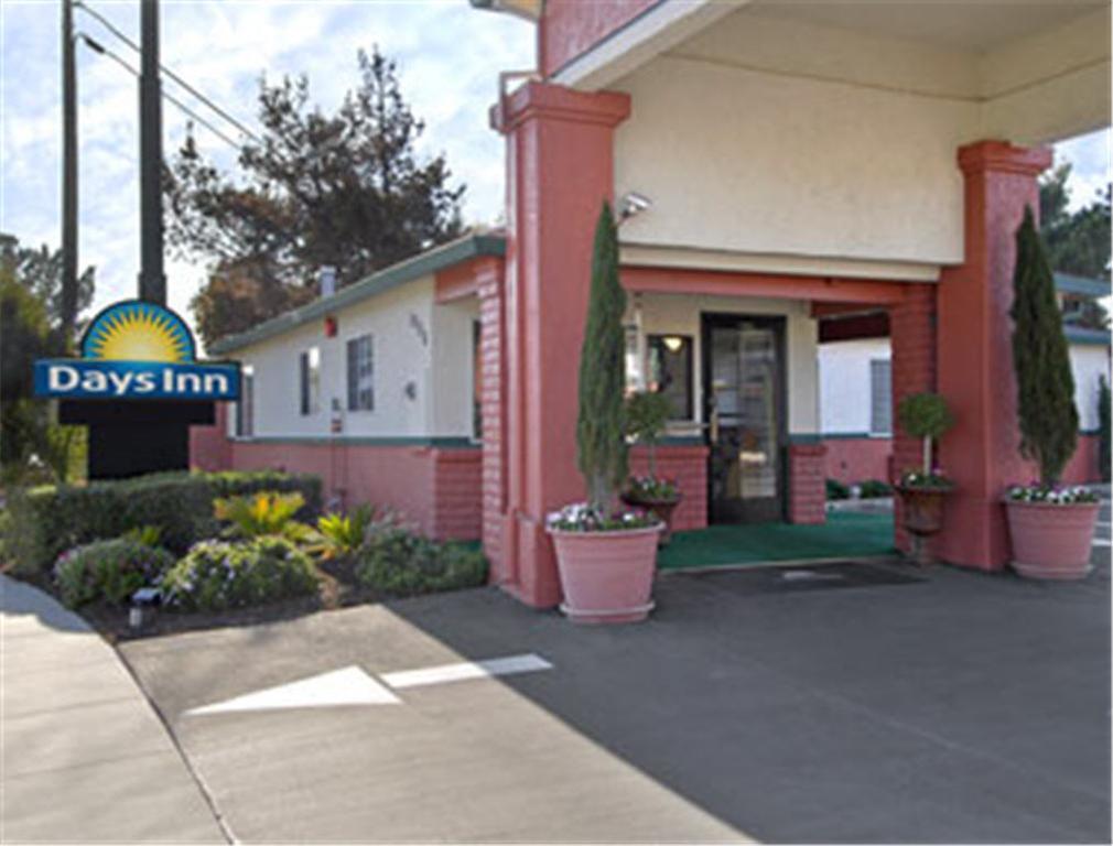 Days Inn Salinas Airport Extérieur photo